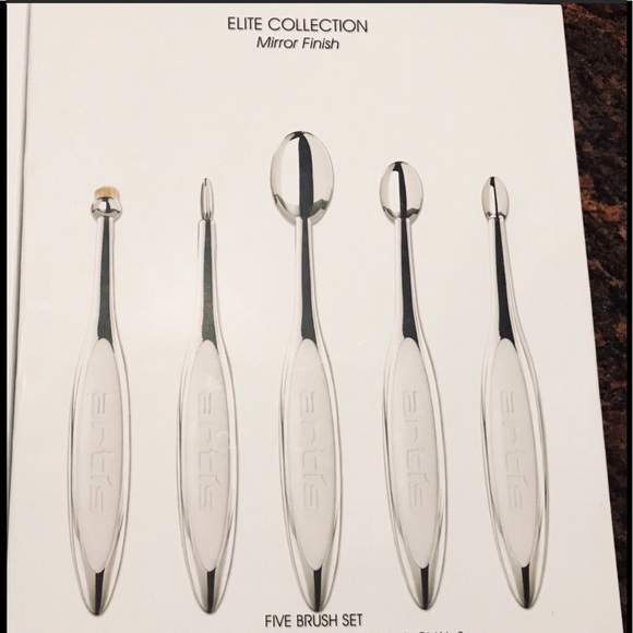 Brand New! Artis Elite Collection 5 brush set! - Picture 5 of 8